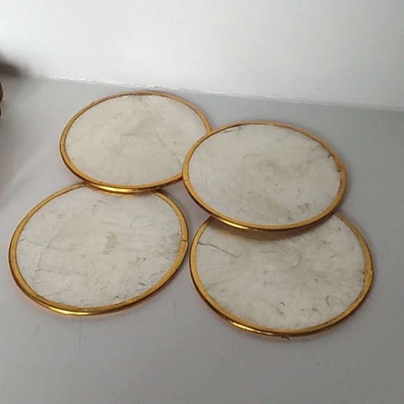 Capiz shell and painted wood Hawaii souvenir coaster set - Picture 4 of 11